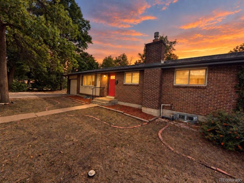 562 W Easter Avenue, Littleton CO 80120