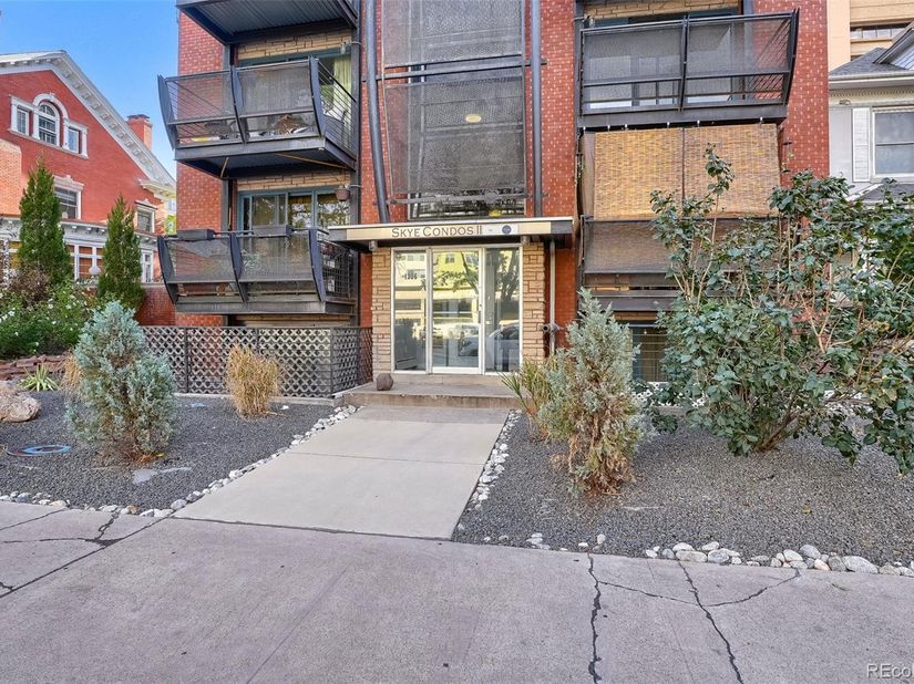 1336 N Logan Street 302, Denver CO 80203
