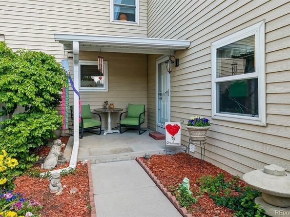 2446 S Vaughn Way E, Aurora CO 80014