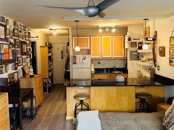 909 N Logan Street 6D, Denver CO 80203