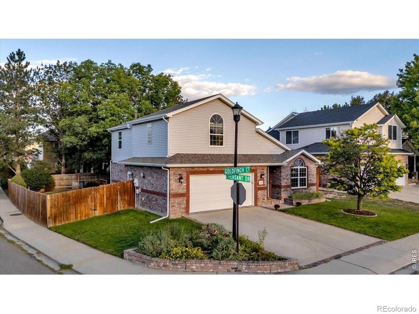 2082 Gold Finch Court, Longmont CO 80503