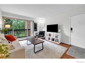 850 W Moorhead Circle