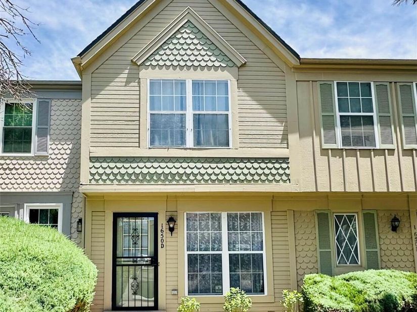 1650 S Ivory Circle D, Aurora CO 80017