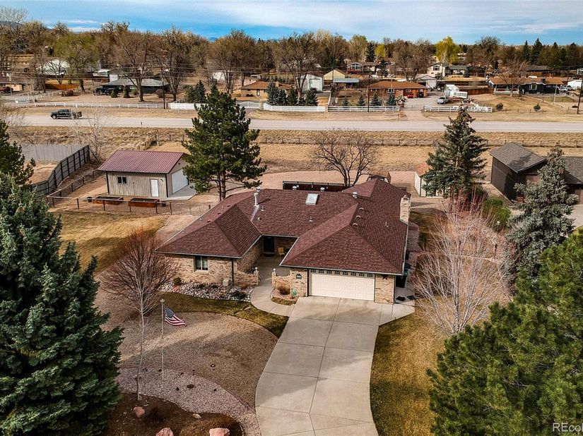 2806 Lake Park Way, Longmont CO 80503