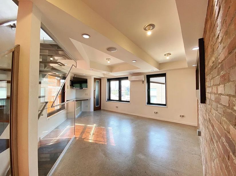 142 West 9th Street 2, Brooklyn NY 11231