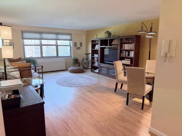 135 Ocean Parkway 6H, Brooklyn NY 11218