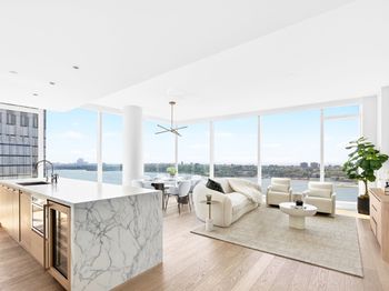 30 Riverside Boulevard