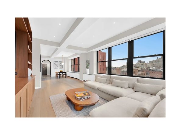 25 North Moore Street 9C, New York NY 10013