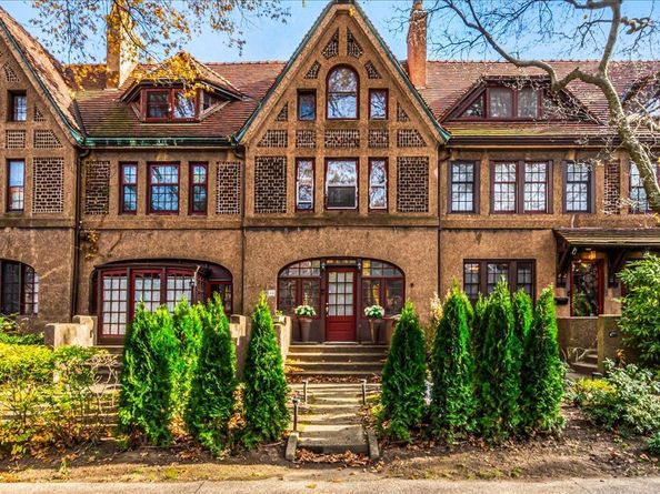 40 Slocum Crescent, Queens NY 11375