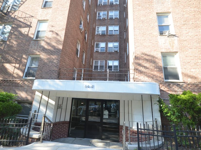 64-41 Saunders Street 604, Queens NY 11374