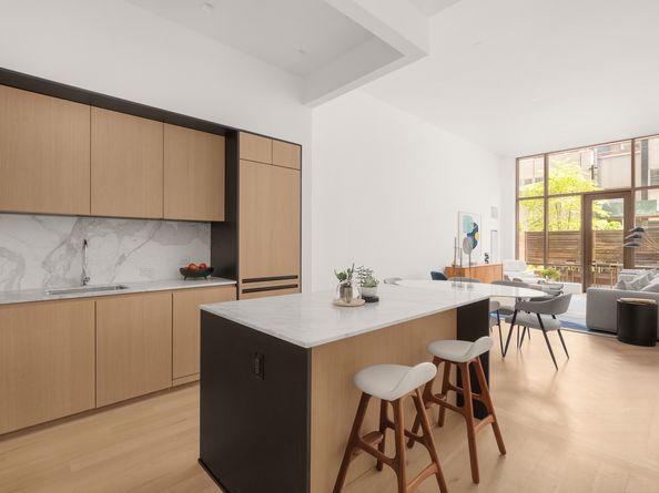 215 East 19th Street 1D, New York NY 10003