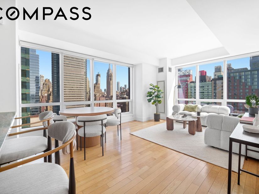 350 West 42nd Street 27K, New York NY 10036
