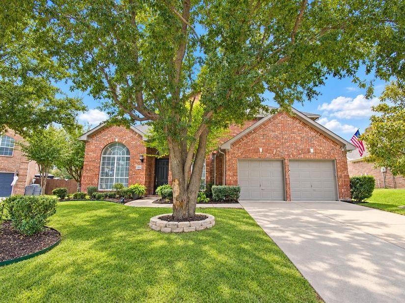 1105  Bur Oak Drive , Flower Mound Texas 75028