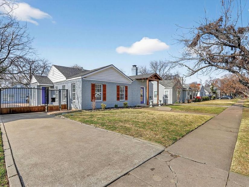 3620  Stadium Drive , Fort Worth Texas 76109