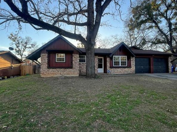 1036  Idlewood Avenue , Azle Texas 76020