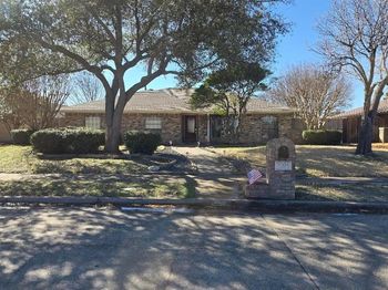 2004  Cherbourg Drive 