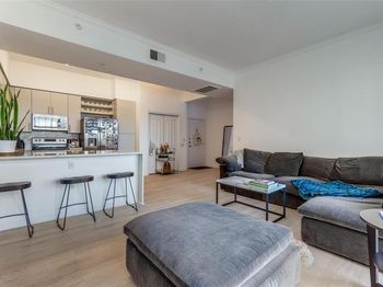 3225  Turtle Creek Boulevard 