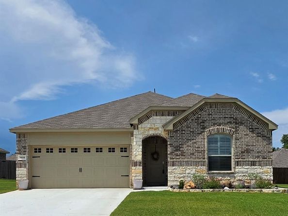 1333  Almond Road , Azle Texas 76020