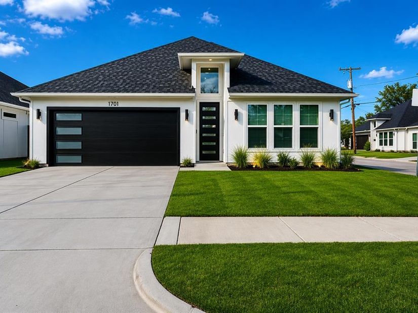 1701  Morris Street , Dallas Texas 75212