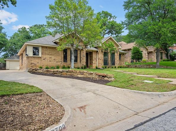 6709  Johns Court , Arlington Texas 76016