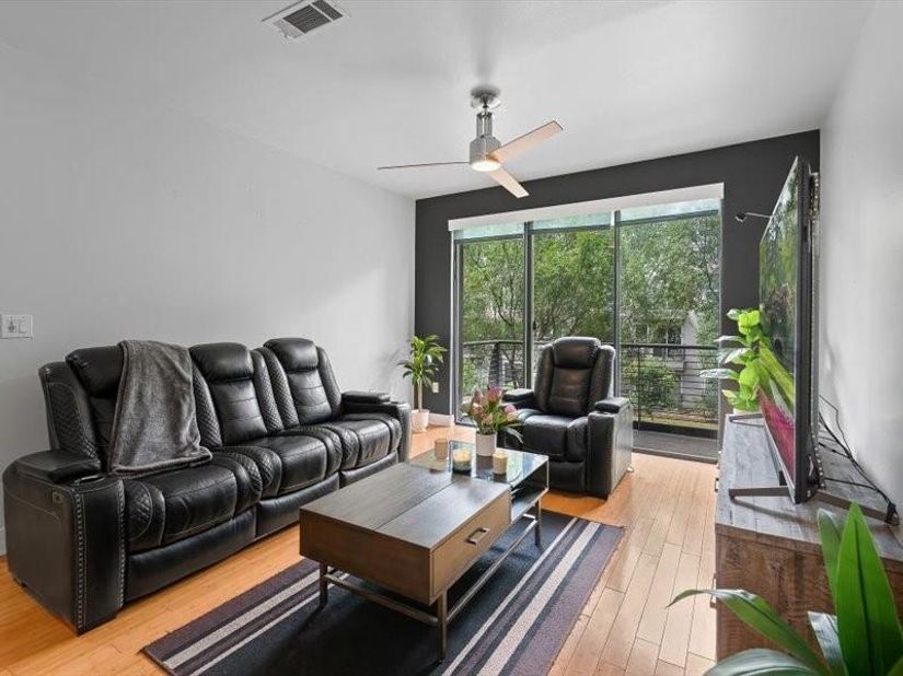 4414  Cedar Springs Road  209, Dallas Texas 75219