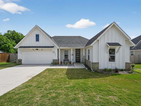 411 W Harwood Road , Euless Texas 76039