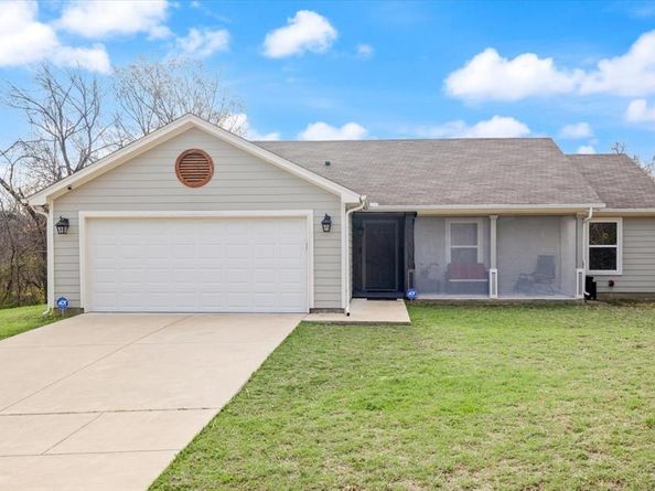 512  Alameda Road , Azle Texas 76020