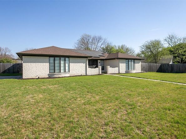 108  Haywood Drive , Benbrook Texas 76126