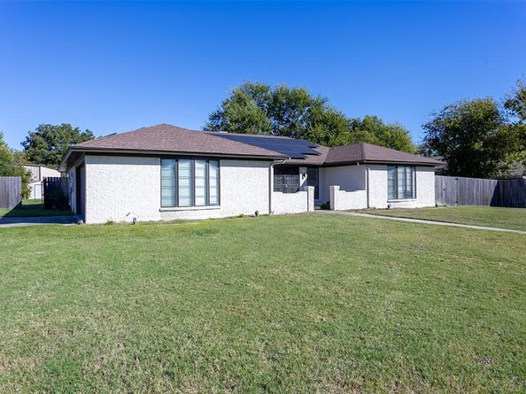 108  Haywood Drive , Benbrook Texas 76126