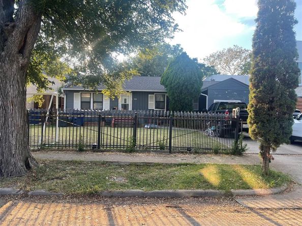 3817  Beechwood Lane , Dallas Texas 75220