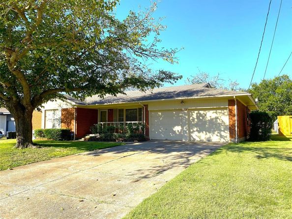 1206  Usher Street , Benbrook Texas 76126