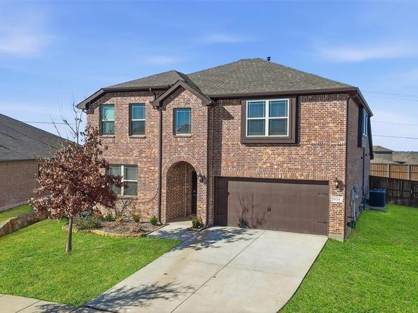 804  Saratoga Road , Aubrey Texas 76227