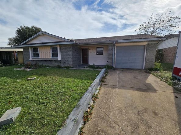 3620  Pacesetter Drive , Dallas Texas 75241