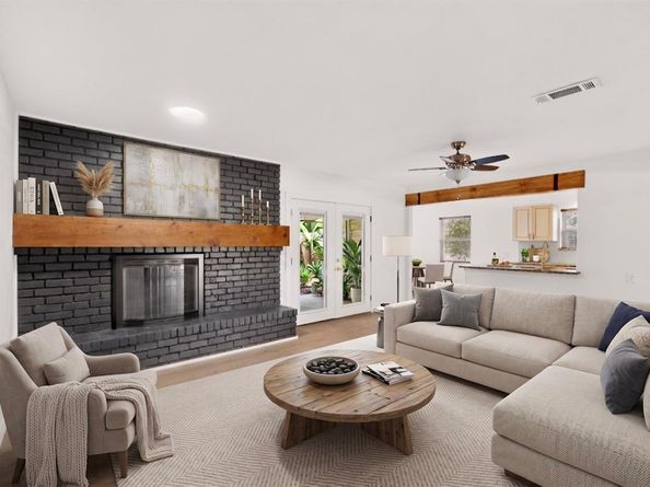 906  Pinedale Lane , Dallas Texas 75241