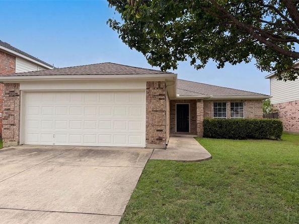 10428  Turning Leaf Trail , Fort Worth Texas 76131