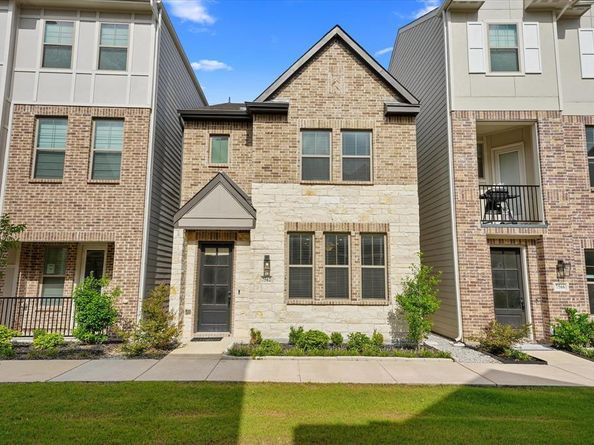 7562  Edgeware Road , Dallas Texas 75228