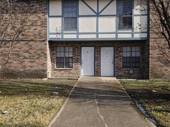 2822  Wimbledon Court 