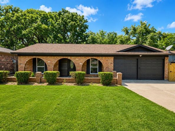 2706  Mintwood Place , Arlington Texas 76016