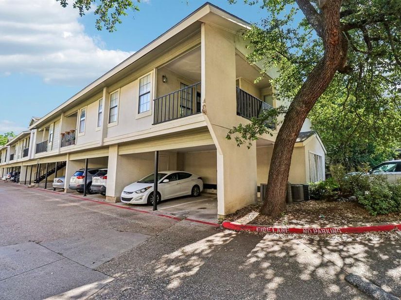 9607  Walnut Street  11107, Dallas Texas 75243