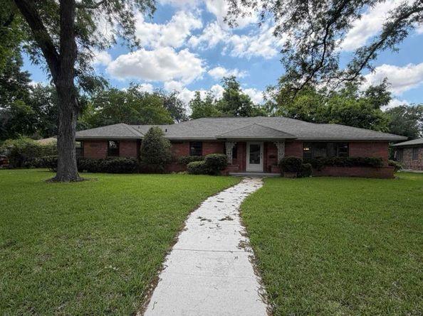1825  Arrow Lane , Garland Texas 75042