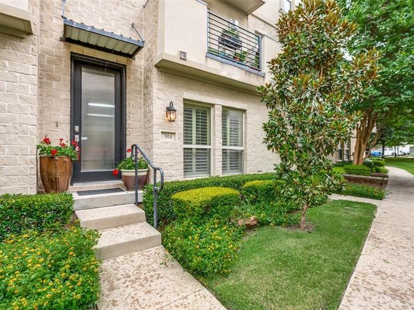 7333  Valley View Lane  304, Dallas Texas 75240