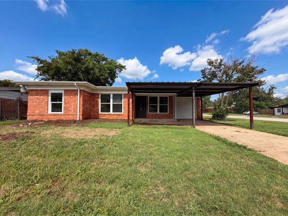 137 S Valera Court , Fort Worth Texas 76134