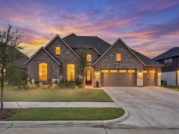1927  Holly Oak Way 