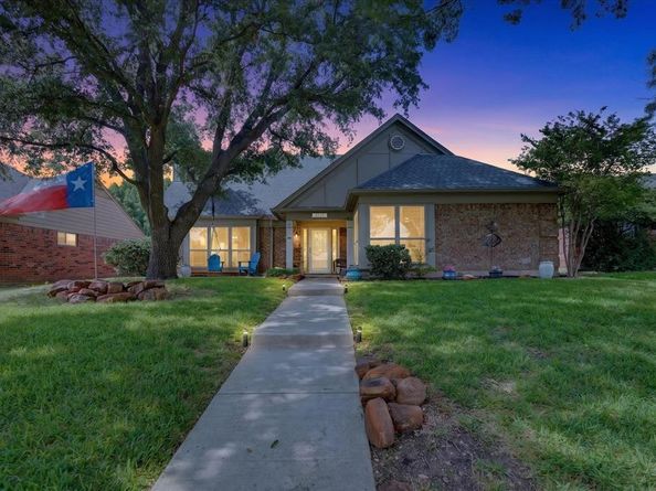 2117  Lavaca Trail , Carrollton Texas 75010