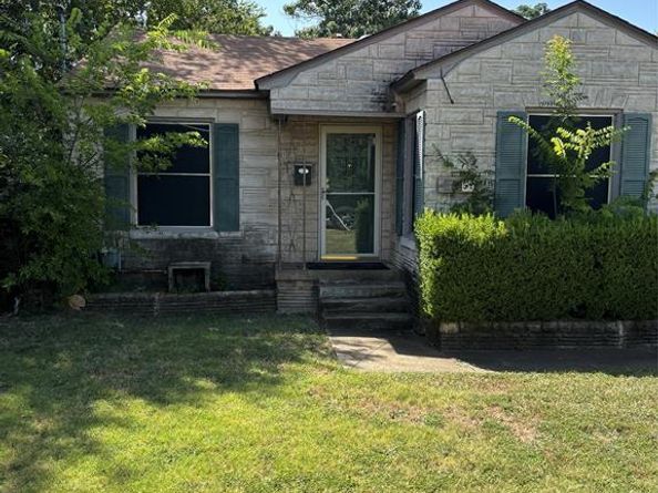 4252 S Cresthaven Road , Dallas Texas 75209