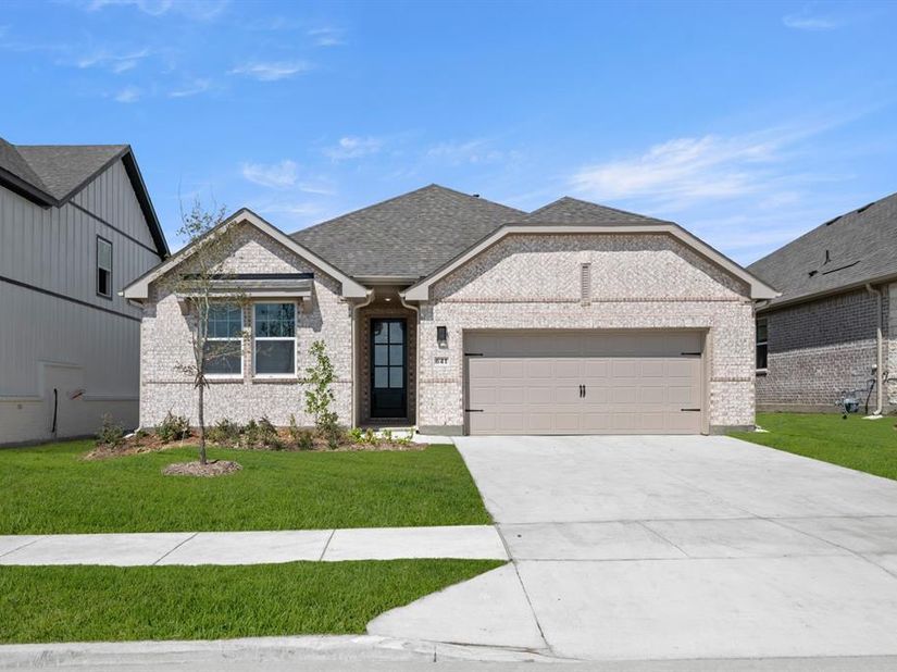 641  Tyronza Drive , Justin Texas 76247