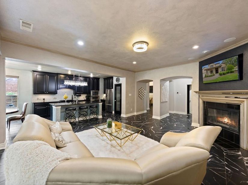 7096  Carmona  , Grand Prairie Texas 75054