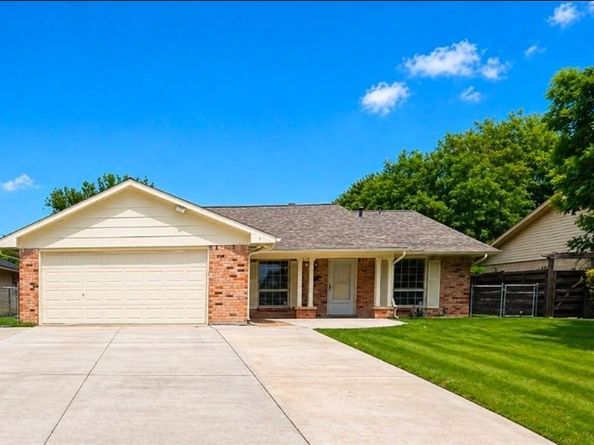 614 W Grenoble Drive , Grand Prairie Texas 75052