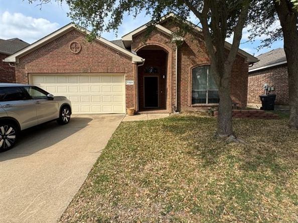 7329  Big Sky Drive , Dallas Texas 75249