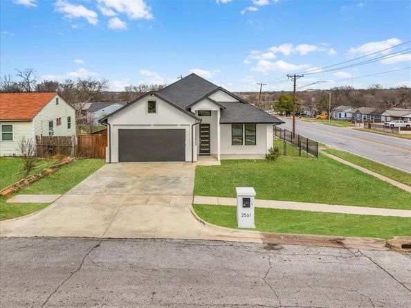 2561  Burton Avenue , Fort Worth Texas 76105